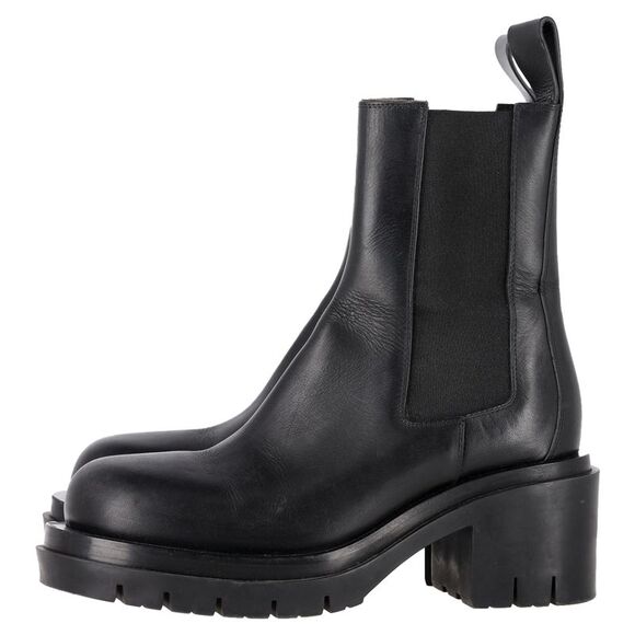 Bottega Veneta Lug Chelsea Boots in Black Leather - Picture 4 of 6